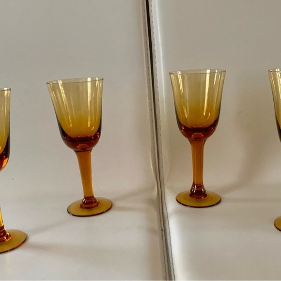 1970 Honey Amber Hand blown Stemmed Wine Goblet Glasses Of 4 - Picture 10 of 12